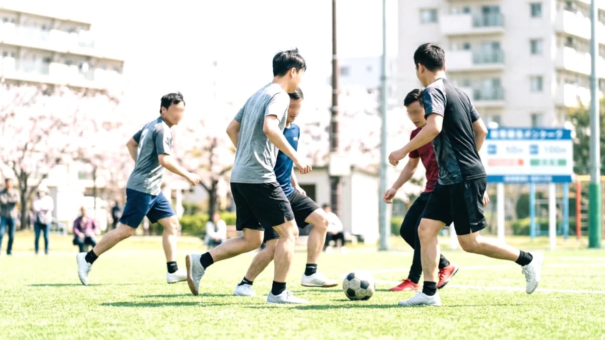Người Việt chơi bóng đá phong trào ở Nhật